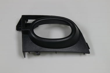 Lo stampaggio ad iniezione di plastica automobilistico d'acciaio H13 parte gli scaffali neri sul sedile posteriore