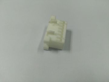 Il materiale del PC del connettore si separa il colore di Wihte, parti modellate iniezione di plastica