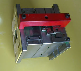 Stampaggio ad iniezione di plastica standard di Hasco con 2 cavità, stampaggio ad iniezione di precisione